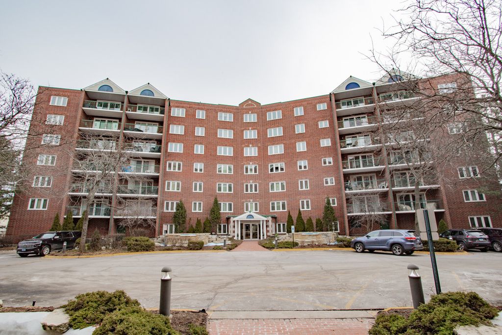 8540 W Foster Avenue 504, Norridge, IL 60706