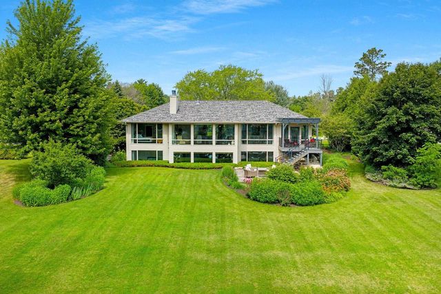2821 LEGEND LANE, De Pere, WI 54115