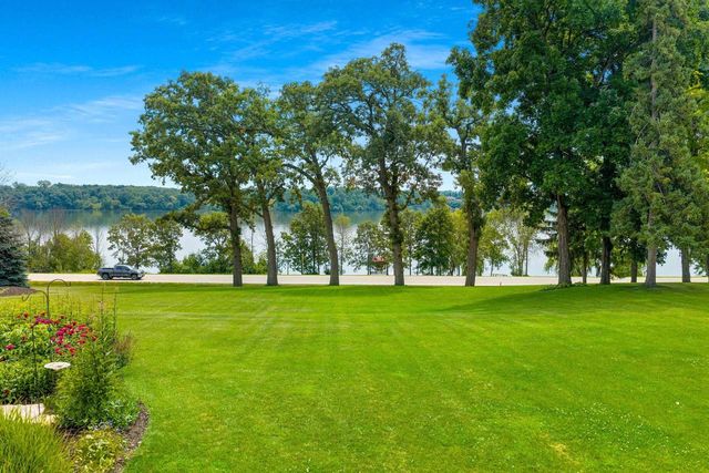 2821 LEGEND LANE, De Pere, WI 54115
