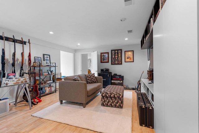 2821 LEGEND LANE, De Pere, WI 54115