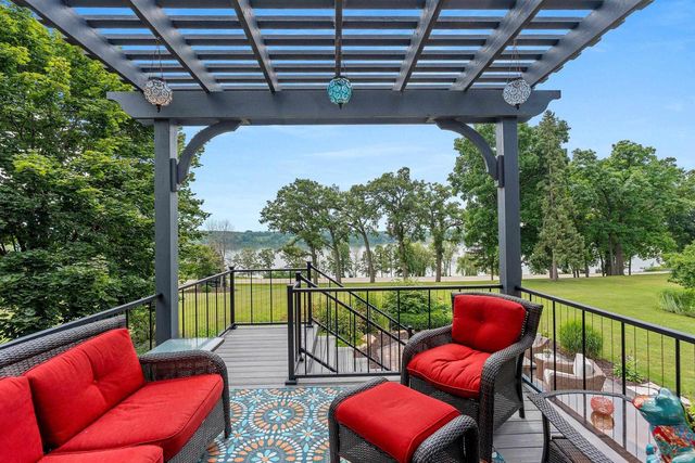 2821 LEGEND LANE, De Pere, WI 54115