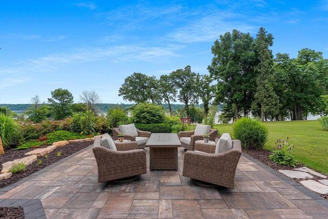 2821 LEGEND LANE, De Pere, WI 54115