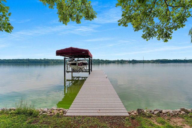 2821 LEGEND LANE, De Pere, WI 54115