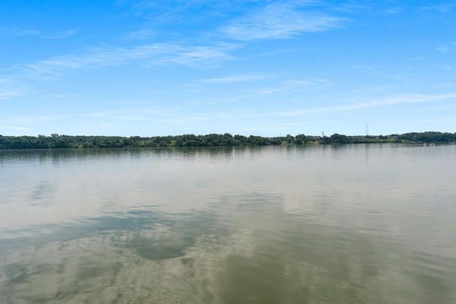 2821 LEGEND LANE, De Pere, WI 54115