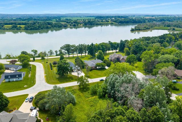 2821 LEGEND LANE, De Pere, WI 54115