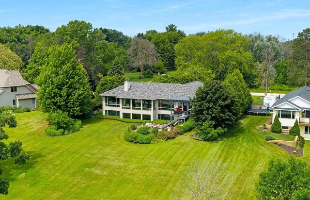 2821 LEGEND LANE, De Pere, WI 54115