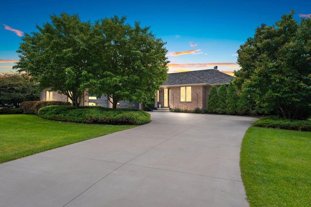 2821 LEGEND LANE, De Pere, WI 54115