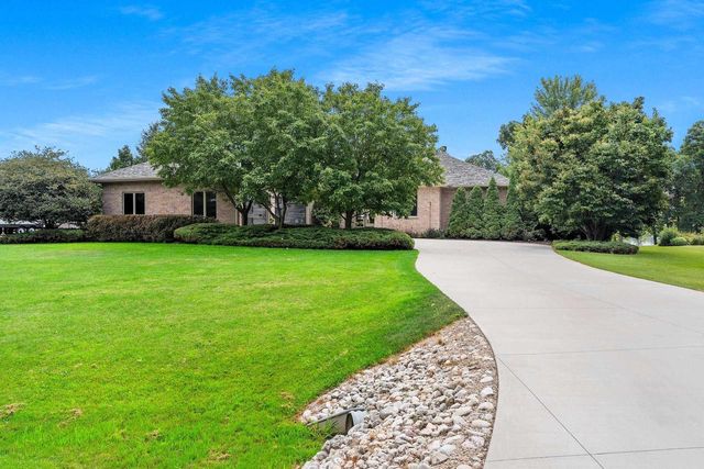 2821 LEGEND LANE, De Pere, WI 54115