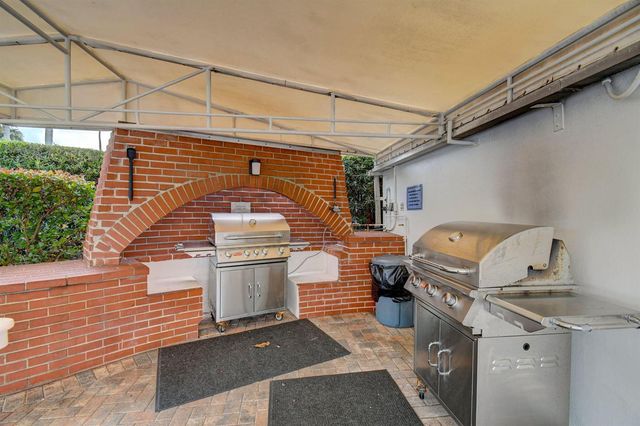 200 Macfarlane Drive N-406, Delray Beach, FL 33483