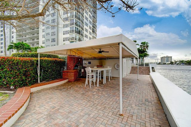 200 Macfarlane Drive N-406, Delray Beach, FL 33483