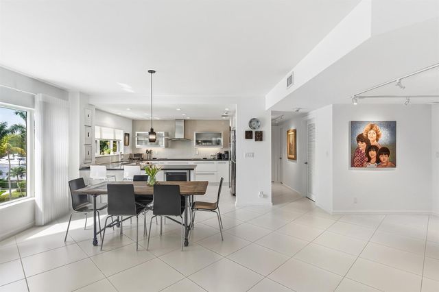 200 Macfarlane Drive N-406, Delray Beach, FL 33483
