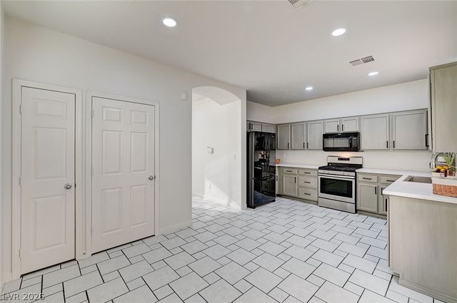 8062 Imperial Treasure Street, Las Vegas, NV 89139