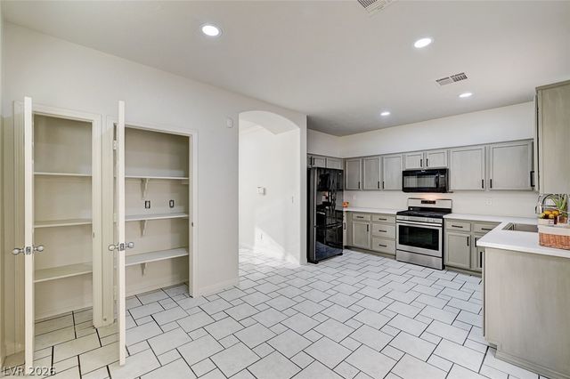 8062 Imperial Treasure Street, Las Vegas, NV 89139