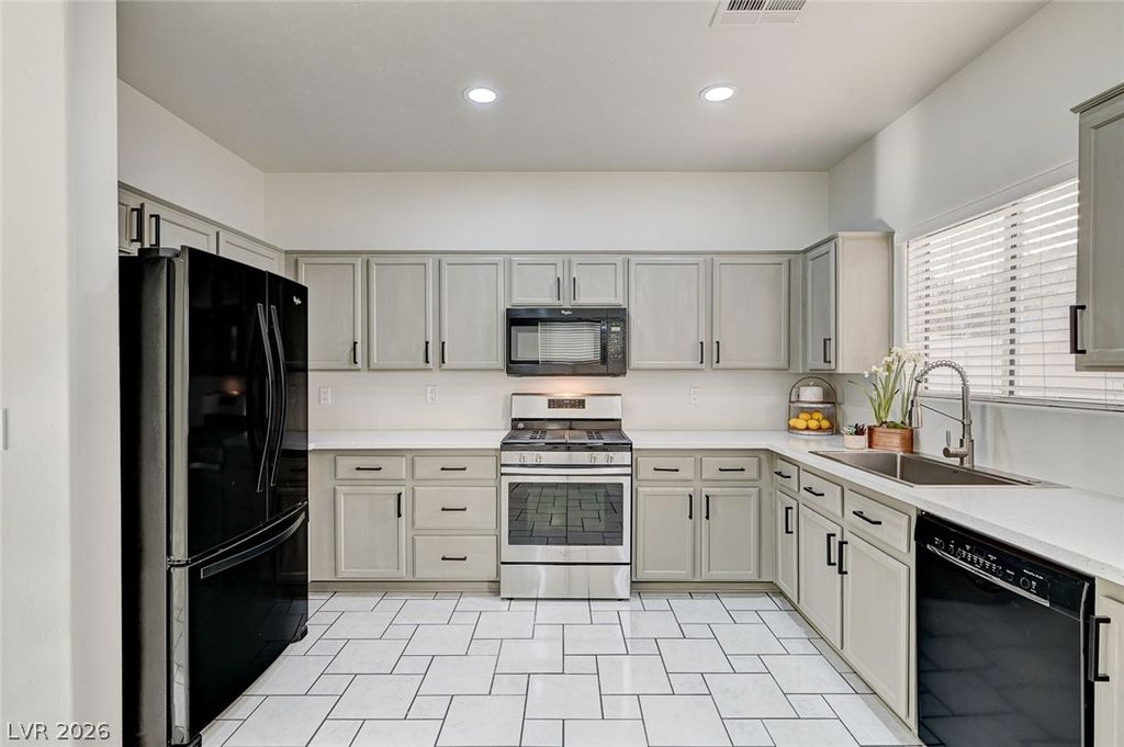 8062 Imperial Treasure Street, Las Vegas, NV 89139