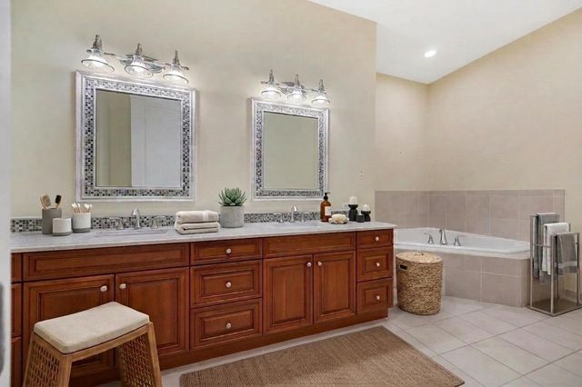 50 N Plum Grove Road 606E, Palatine, IL 60067