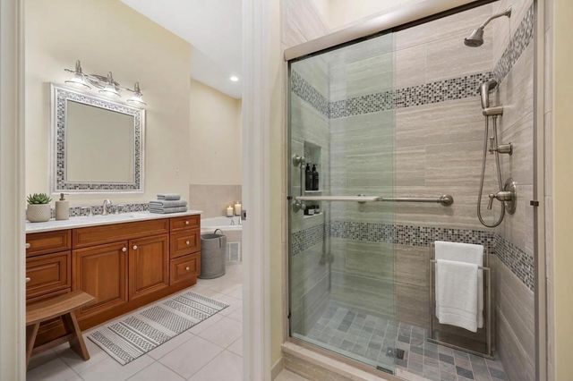 50 N Plum Grove Road 606E, Palatine, IL 60067