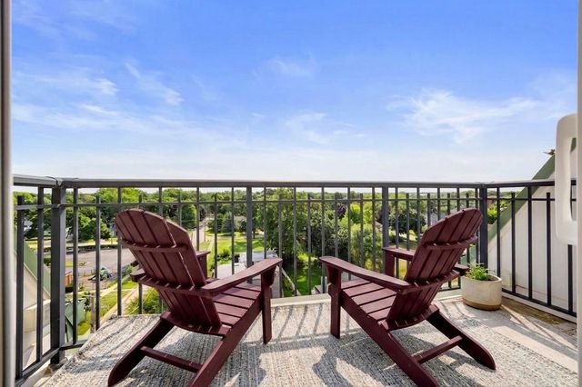 50 N Plum Grove Road 606E, Palatine, IL 60067