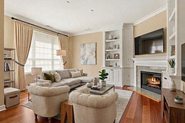 50 N Plum Grove Road 606E, Palatine, IL 60067