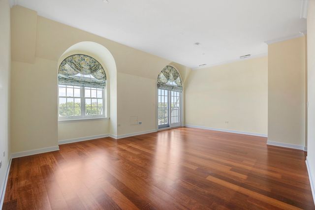 50 N Plum Grove Road 606E, Palatine, IL 60067
