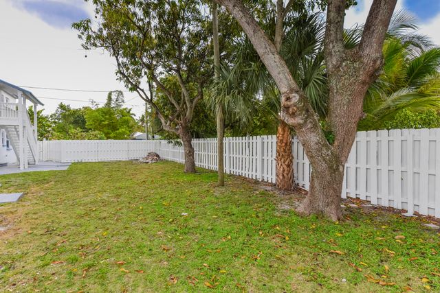 717 2nd Ave S 5, Lake Worth Beach, FL 33460
