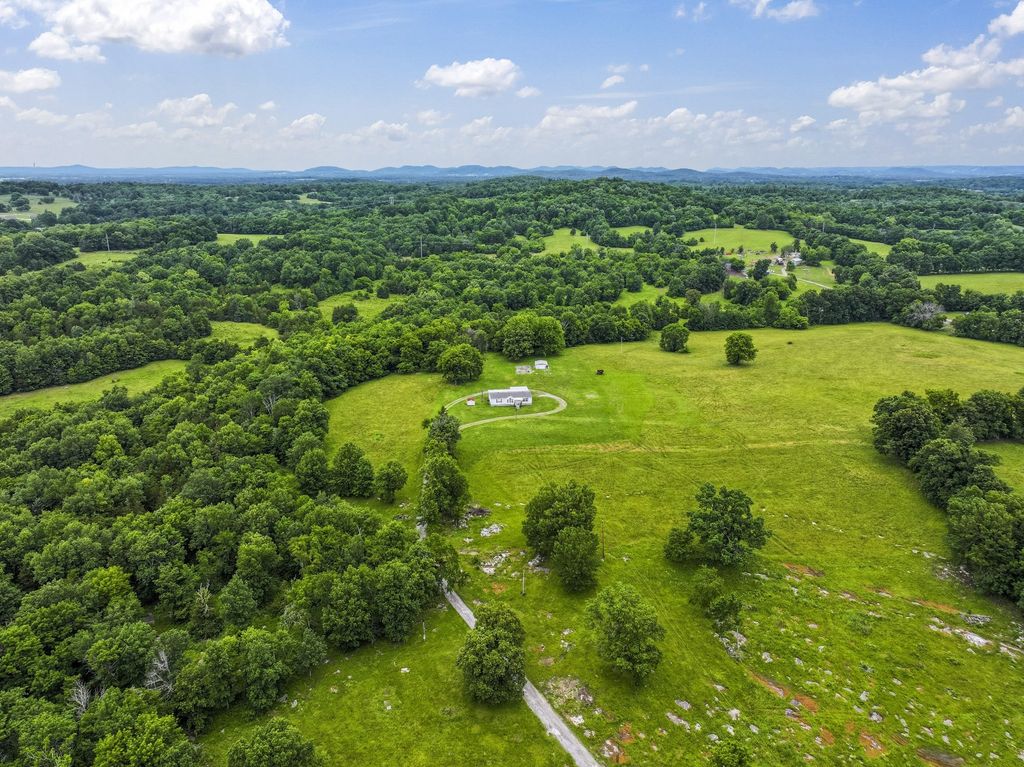 439 Philippi Road, Wartrace, TN 37183