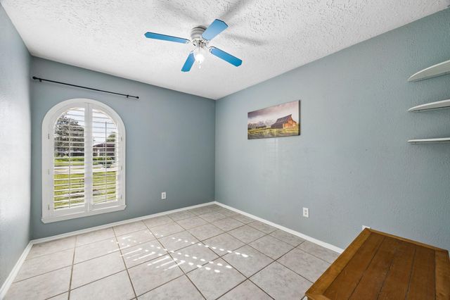 5006 Centennial Lane, Friendswood, TX 77546