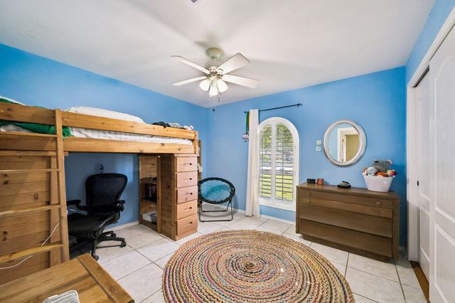 5006 Centennial Lane, Friendswood, TX 77546