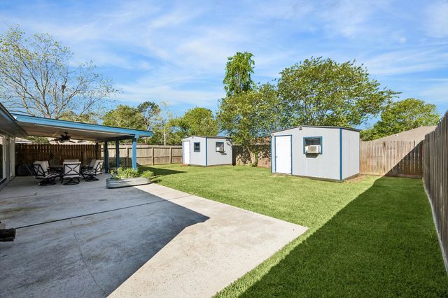 5006 Centennial Lane, Friendswood, TX 77546