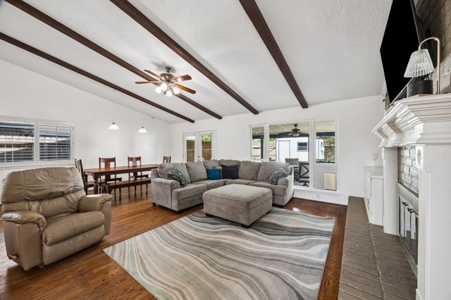 5006 Centennial Lane, Friendswood, TX 77546