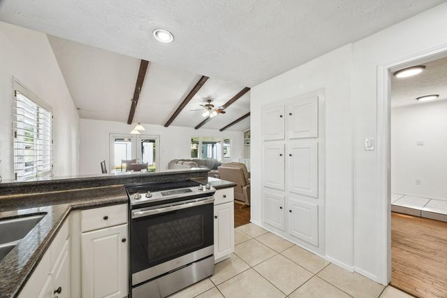 5006 Centennial Lane, Friendswood, TX 77546