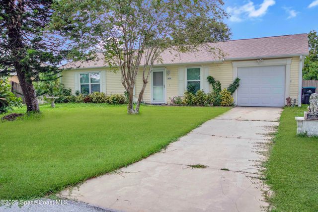 1426 Healey Street NW, Palm Bay, FL 32907
