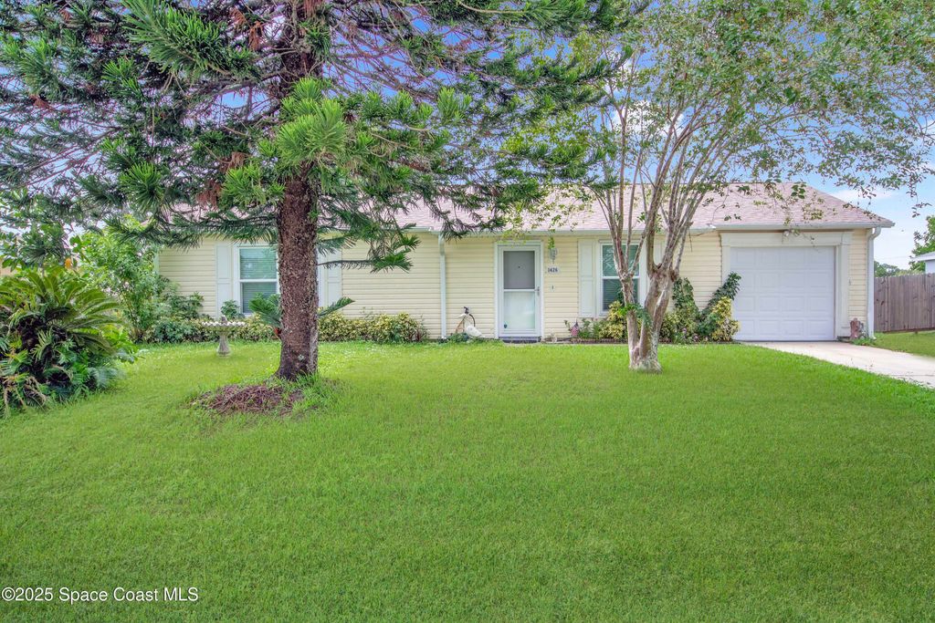 1426 Healey Street NW, Palm Bay, FL 32907