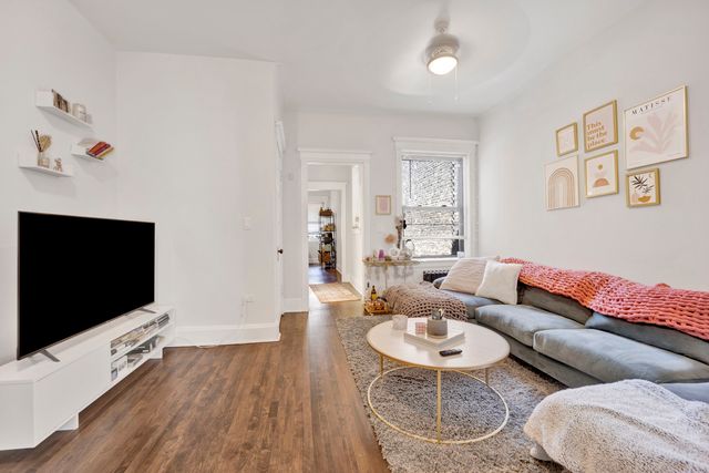 1006 W Dakin Street 3, Chicago, IL 60613