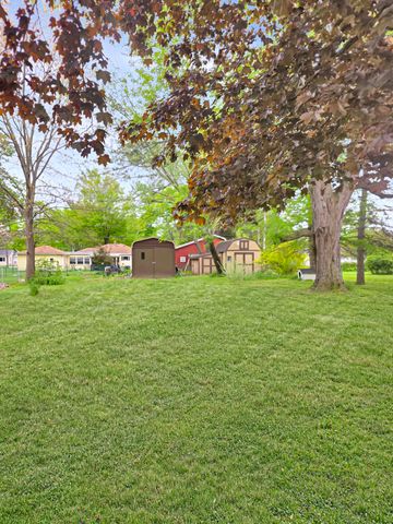 419 10th Avenue, Three Rivers, MI 49093