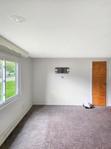 419 10th Avenue, Three Rivers, MI 49093