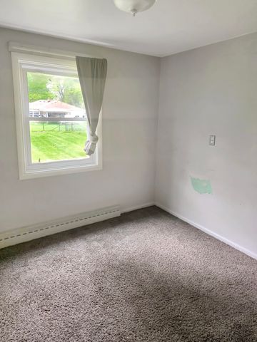 419 10th Avenue, Three Rivers, MI 49093