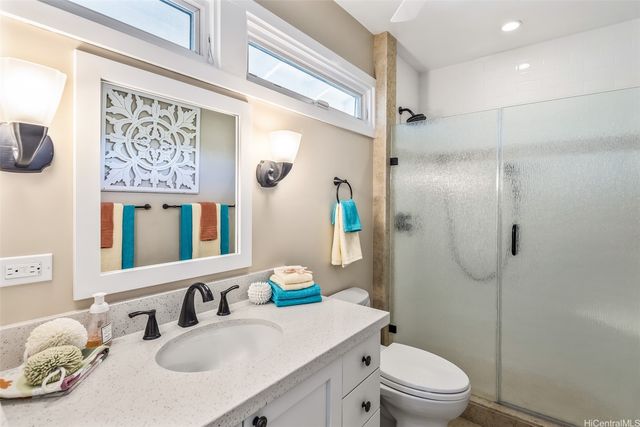 223 Kaalawai Place, Honolulu, HI 96816