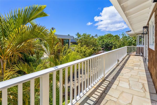 223 Kaalawai Place, Honolulu, HI 96816