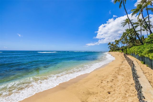 223 Kaalawai Place, Honolulu, HI 96816