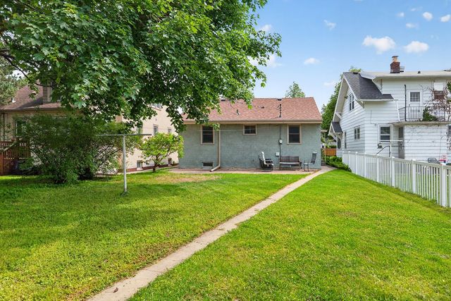 1137 Osceola Avenue, Saint Paul, MN 55105