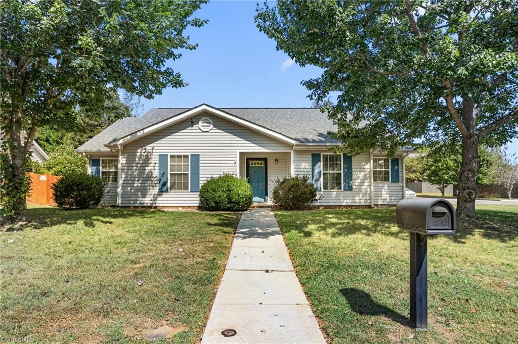 205 Fiddlers Knoll Court, Kernersville, NC 27284