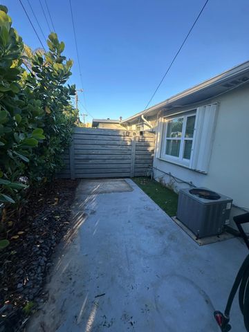 300 Central Drive, West Palm Beach, FL 33405