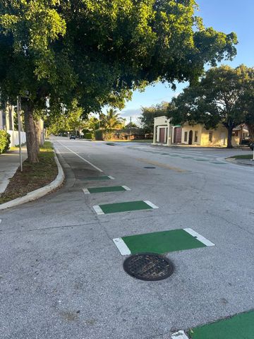 300 Central Drive, West Palm Beach, FL 33405
