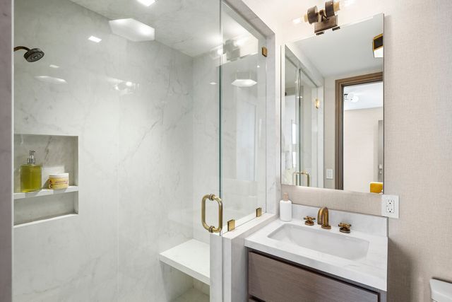 300 E 77th St Apt 28B, New York City, NY 10075