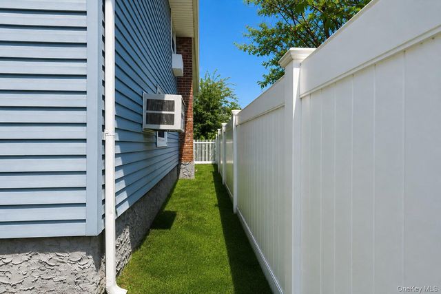 190 Hollywood Avenue, Valley Stream, NY 11581