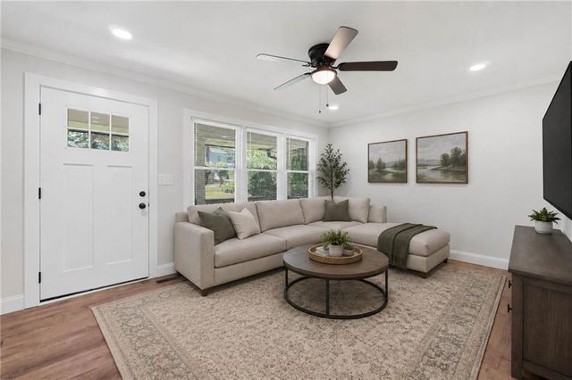 9175 Carr Cir SW, Covington, GA 30014