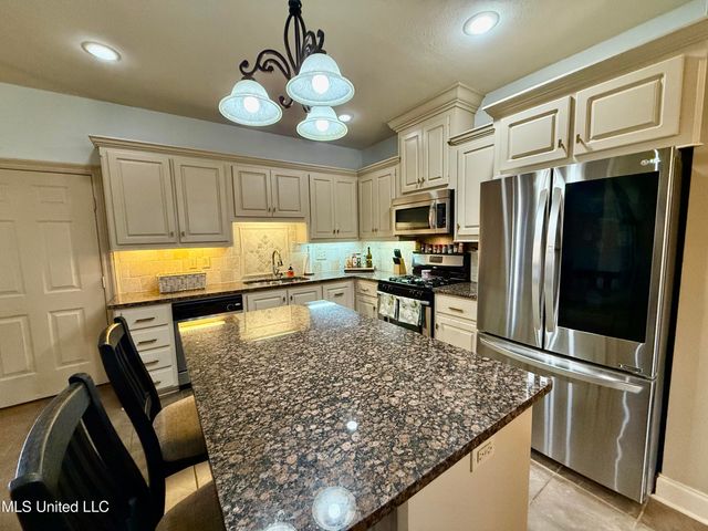 308 London Way, Pearl, MS 39208