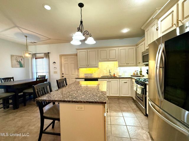 308 London Way, Pearl, MS 39208