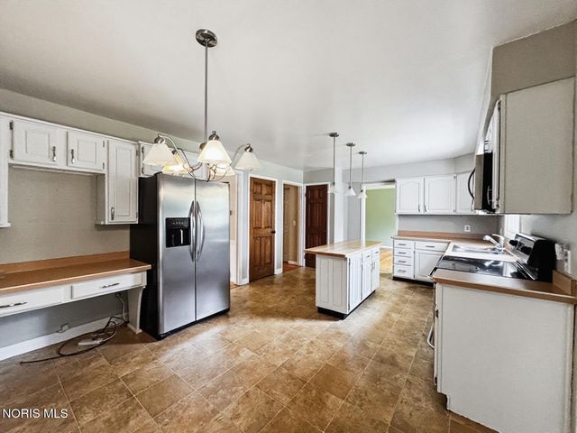 5741 Fairhaven Road, Sylvania, OH 43560