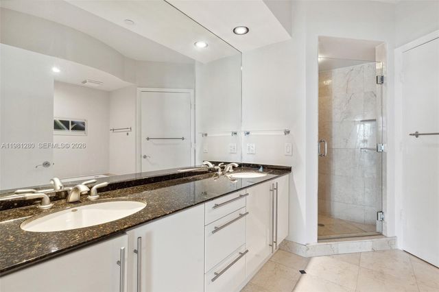 1000 S Pointe Dr 904, Miami Beach, FL 33139